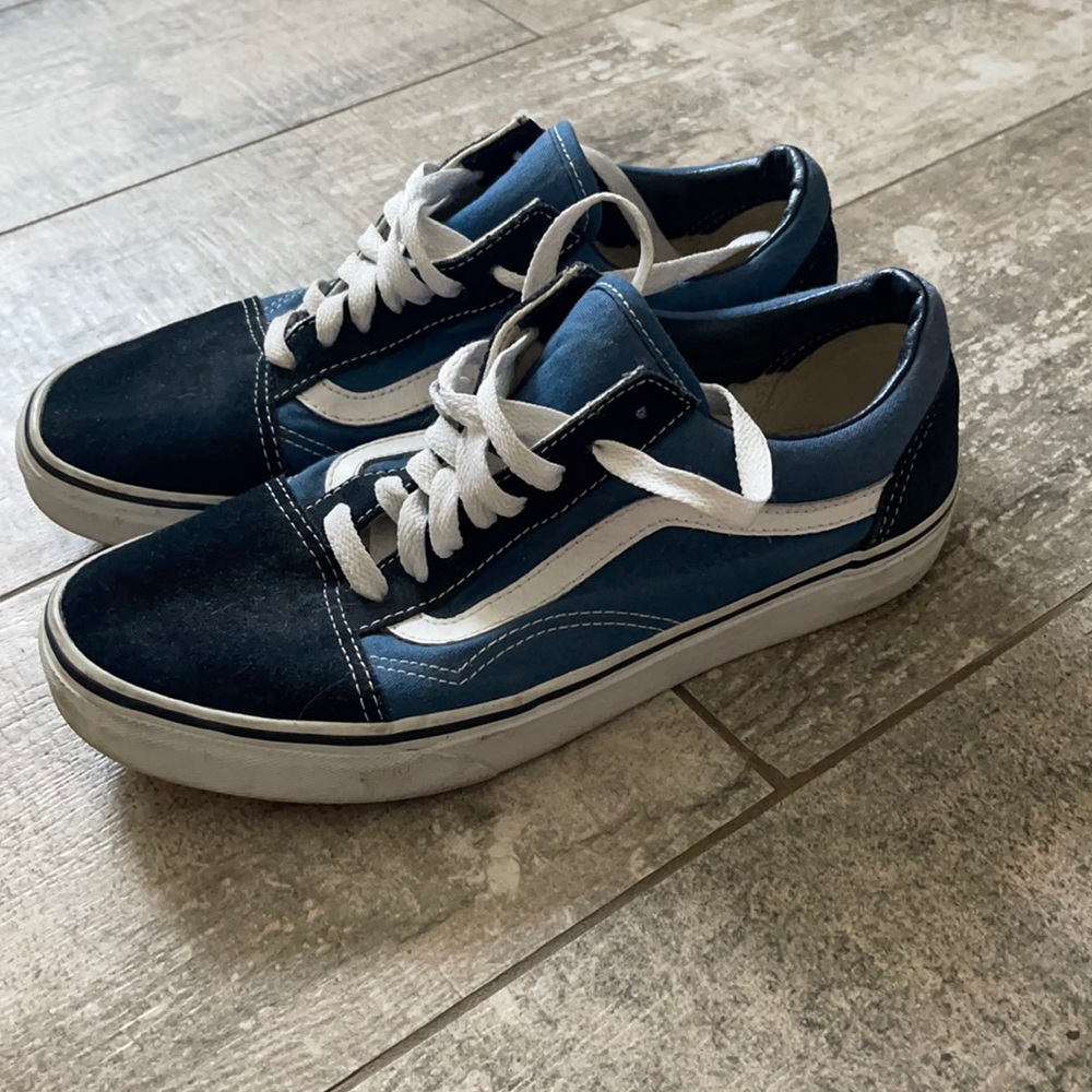 Blue Old school vans in a women’s 9